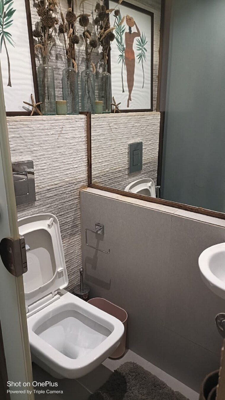 Bathroom, bandra west 1 Bedroom 500 Sq.Ft. Apartment In Bandra West Mumbai 10404646
