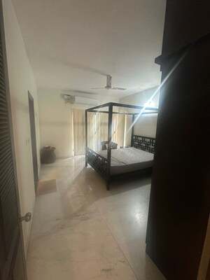 Room in 2 BHK Apartment at Prestige St Johns Wood, Koramangala – for Rent