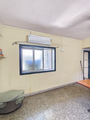 Room in 1 BHK Apartment at Best View, Goregaon East – for Rent