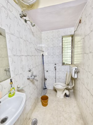 Bathroom in 1 BHK Apartment at Best View, Goregaon East – for Rent