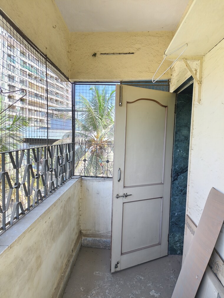 Balcony, best-view 1 Bedroom 750 Sq.Ft. Apartment In Goregaon East Mumbai 10404738