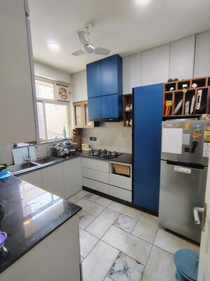 Kitchen in 2.5 BHK Builder Floor at Smart World Orchard, Sector 61 – for Rent