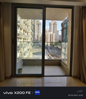 Room in 2 BHK Apartment at Hiranandani Gardens, Powai – for Rent