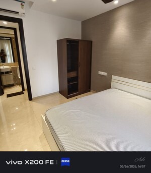 Room in 2 BHK Apartment at Hiranandani Gardens, Powai – for Rent