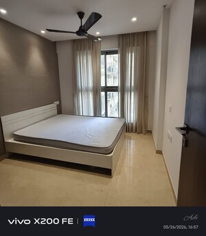 Room in 2 BHK Apartment at Hiranandani Gardens, Powai – for Rent