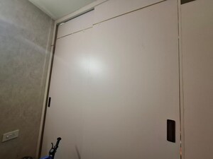 Room in 2.5 BHK Builder Floor at Smart World Orchard, Sector 61 – for Rent