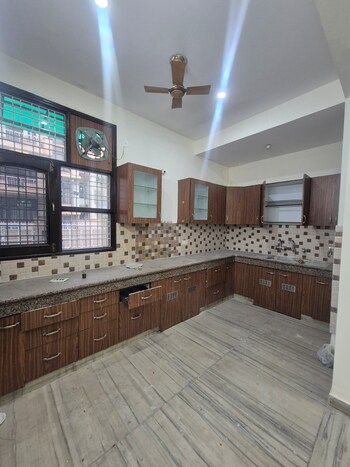 3 BHK Builder Floor for Rent in Sector 31, Gurgaon