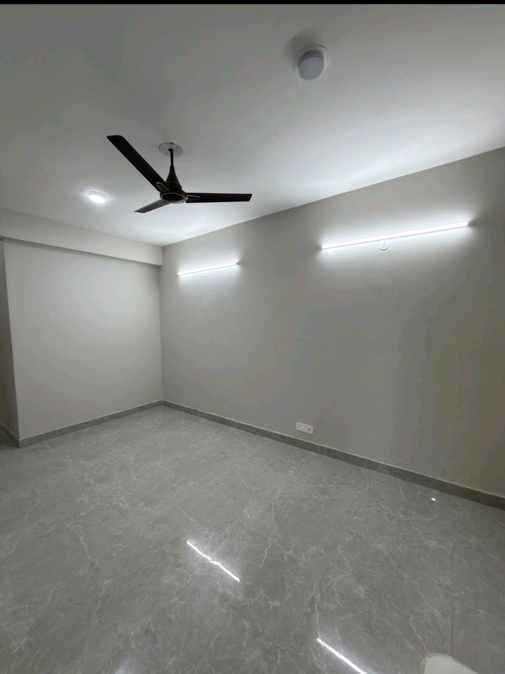 Showroom For Sale in M3M Cosmopolitan Suites