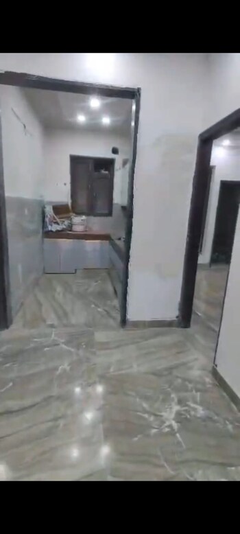 2 BHK Builder Floor for Rent in Green Fields Colony, Faridabad