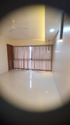 Room in 3 BHK Apartment at Sukhwani Euphoria, Baner – for Rent