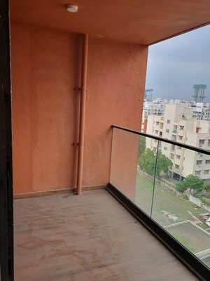 Room in 3 BHK Apartment at Sukhwani Euphoria, Baner – for Rent