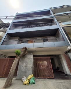 3 BHK + Pooja Room,Servant Room Builder Floor For Sale in Richlook Platinum Floors