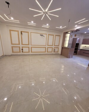Room in 3 BHK Builder Floor at Richlook Platinum Floors, Sector 42 – for Sale