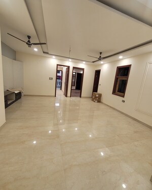 Room in 3 BHK Builder Floor at Green Fields Colony – for Sale