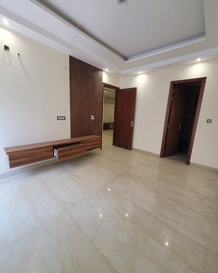 Room, green fields colony 3 Bedroom 1850 Sq.Ft. Builder Floor In Green Fields Colony Faridabad 10413495