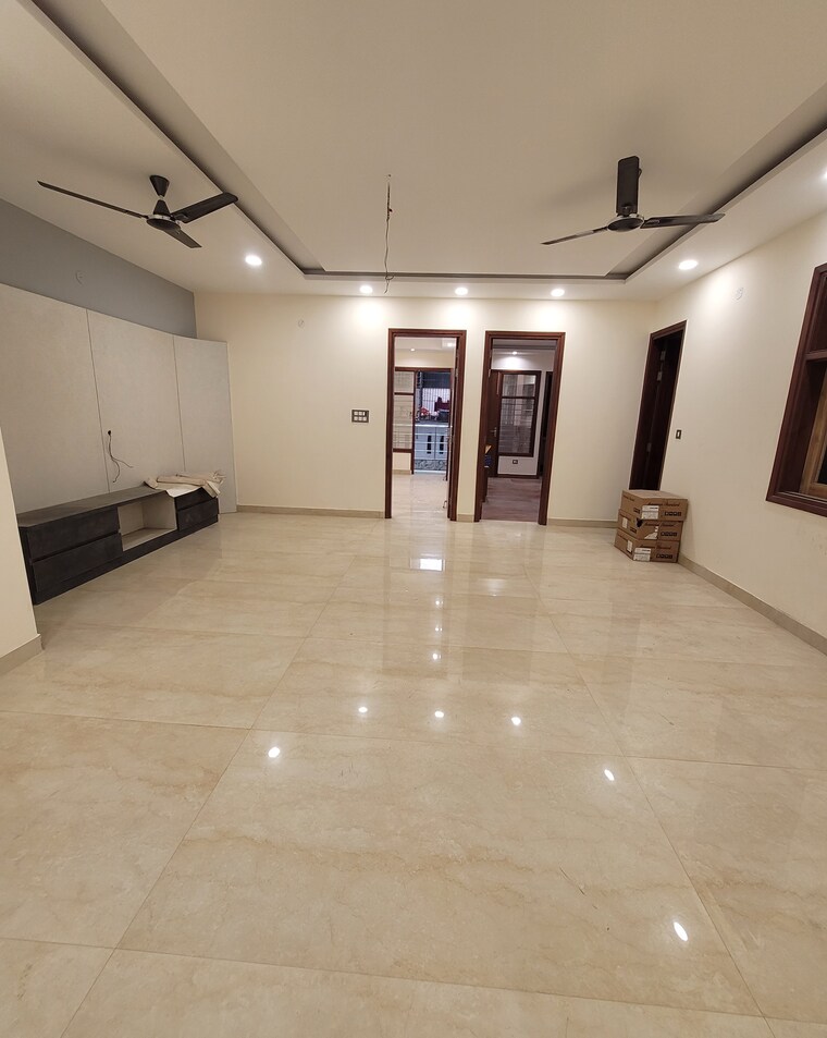 Room, green fields colony 3 Bedroom 1850 Sq.Ft. Builder Floor In Green Fields Colony Faridabad 10413495
