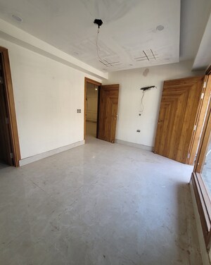 Room in 3 BHK Builder Floor at Green Fields Colony – for Sale