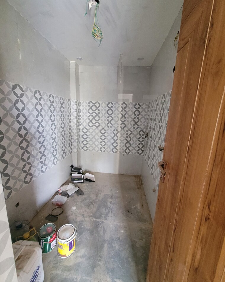 Bathroom, green fields colony 3 Bedroom 1850 Sq.Ft. Builder Floor In Green Fields Colony Faridabad 10413652
