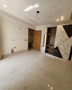 3 BHK + Pooja Room,Servant Room,Extra Room Builder Floor For Sale in Green Fields Colony