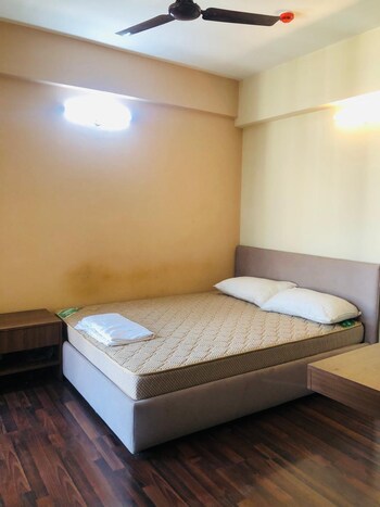 Paras Tierea Studio Apartments