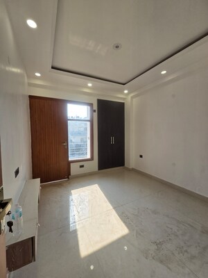 Furnished Amenities in 3 BHK Builder Floor at Puri Kohinoor, Sector 89 – for Sale