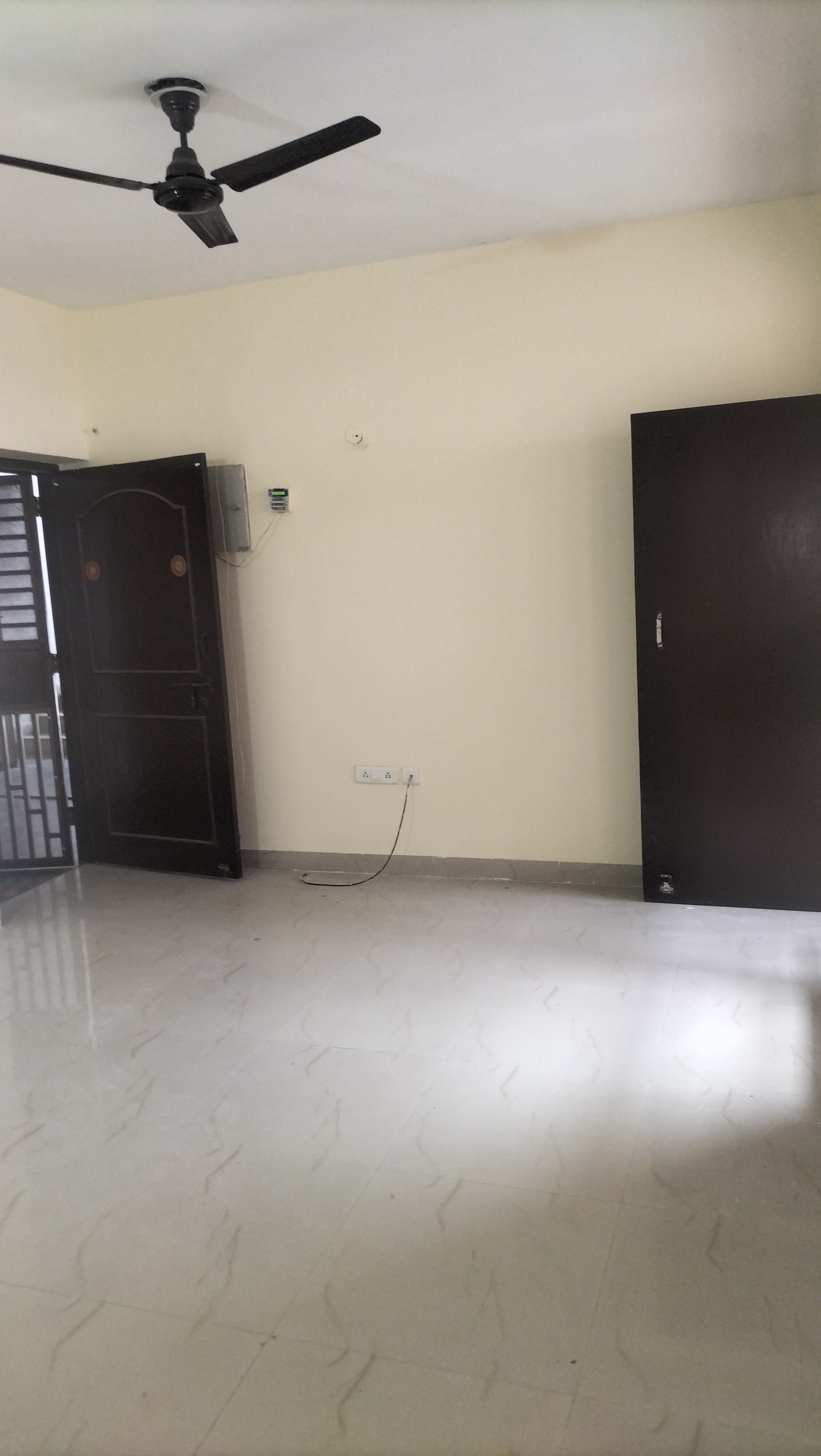 3.5 BHK + Servant Room Apartment For Rent in Sector 87
