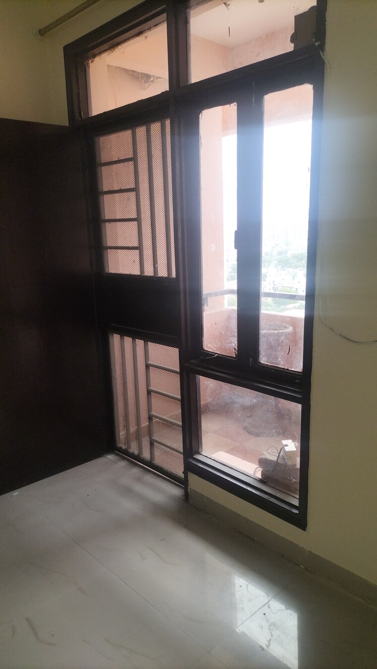 Room, sector 87 3.5 Bedroom 1650 Sq.Ft. Apartment In Sector 87 Faridabad 10414789