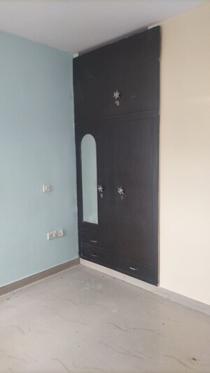 Furnished Amenities in 3.5 BHK Apartment at Sector 87 – for Rent