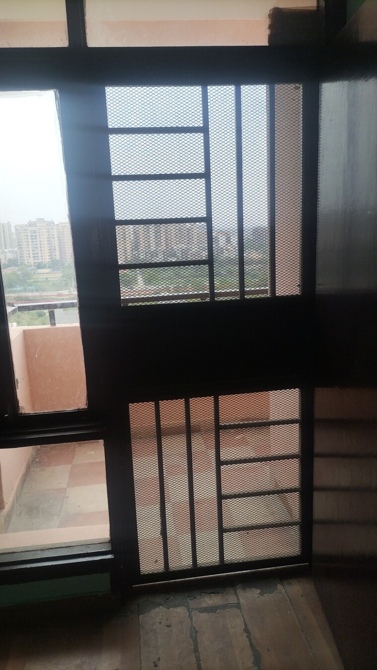 Room, sector 87 3.5 Bedroom 1650 Sq.Ft. Apartment In Sector 87 Faridabad 10414789