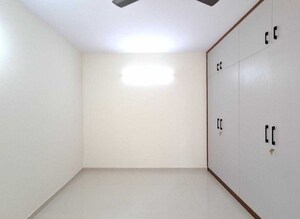 Room in 3 BHK Apartment at Saritha Serene, Gunjur – for Rent
