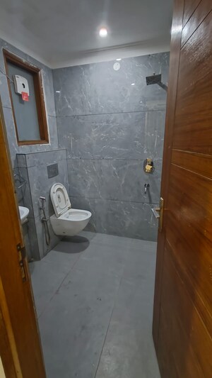 Bathroom in 2 BHK Apartment at Sunshine Enclave, Vip Road – for Rent