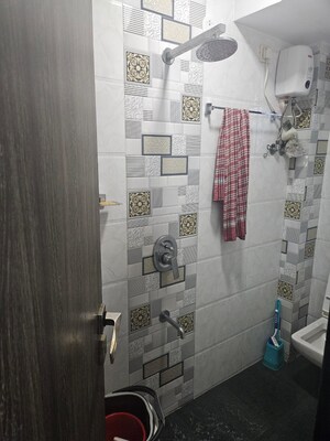 Bathroom in 2.5 BHK Apartment at Vakola – for Rent