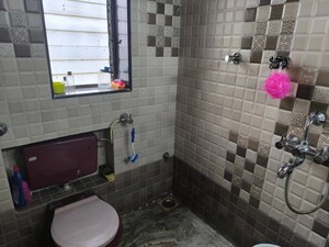 Bathroom in 1 BHK Apartment at Vile Parle West – for Rent