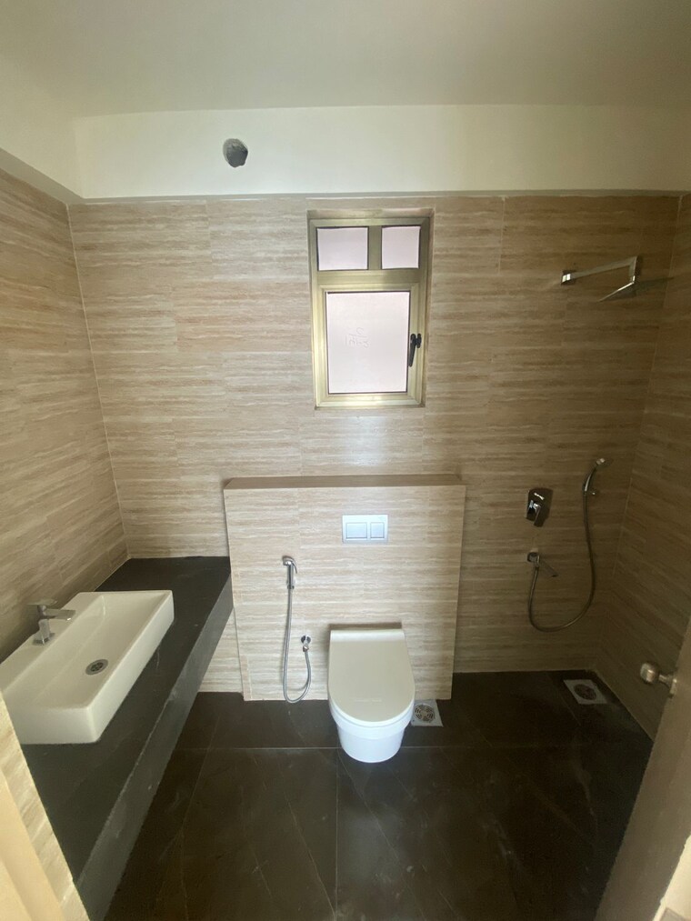 Bathroom, raj-infinia 3 Bedroom 1632 Sq.Ft. Apartment In Malad West Mumbai 10414899