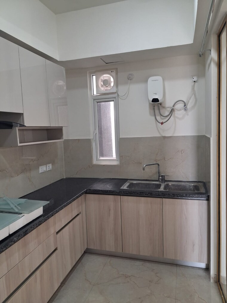 Kitchen, smart-world-orchard 2.5 Bedroom 1184 Sq.Ft. Apartment In Sector 61 Gurgaon 10414903