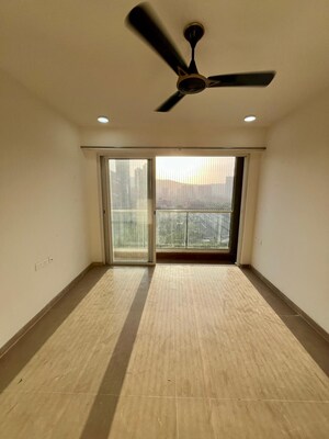 Room in 1 BHK Apartment at One Indiabulls Thane, Pokhran Road No Two – for Rent