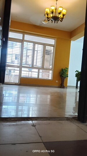 Room in 2.5 BHK Apartment at Paramount Symphony, Sain Vihar – for Rent