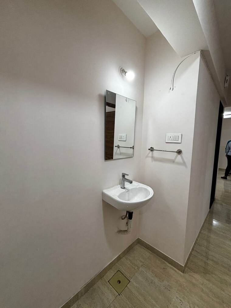 Bathroom, je-and-vee-om-trimurti 2 Bedroom 645 Sq.Ft. Apartment In Malad East Mumbai 10415007