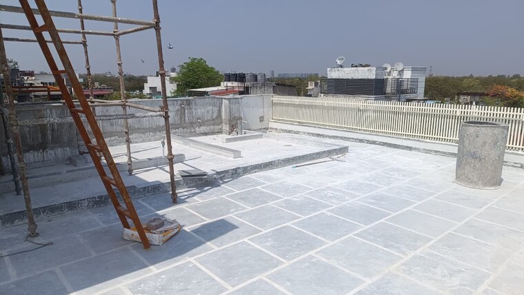 Balcony, safdarjung enclave 4 Bedroom 260 Sq.Yd. Builder Floor In Safdarjung Enclave Delhi 10415017