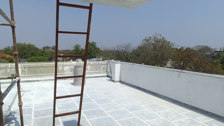 Balcony, safdarjung enclave 4 Bedroom 260 Sq.Yd. Builder Floor In Safdarjung Enclave Delhi 10415017