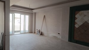 Room in 4 BHK Builder Floor at Safdarjung Enclave – for Sale