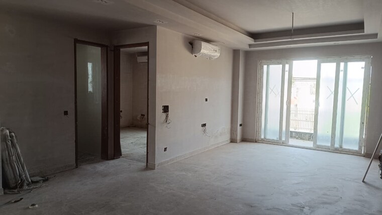 Room, safdarjung enclave 4 Bedroom 260 Sq.Yd. Builder Floor In Safdarjung Enclave Delhi 10415017