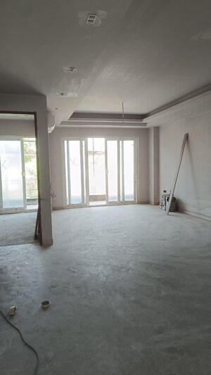 Room in 4 BHK Builder Floor at Safdarjung Enclave – for Sale