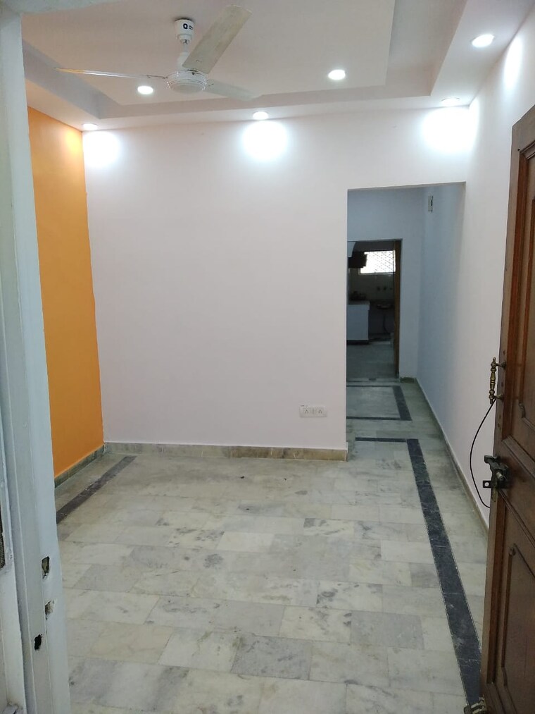 Living Room, amar colony 1.5 Bedroom 787 Sq.Ft. Builder Floor In Amar Colony Delhi 10415025
