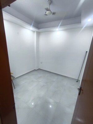 Room in 2 BHK Builder Floor at Harsha City Mall, Shakti Khand 2 – for Rent