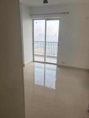 Room in 2.5 BHK Builder Floor at Smart World Gems, Sector 89 – for Rent