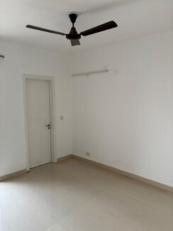 2.5 BHK + Study Room,Basement Builder Floor For Rent in Smart World Gems