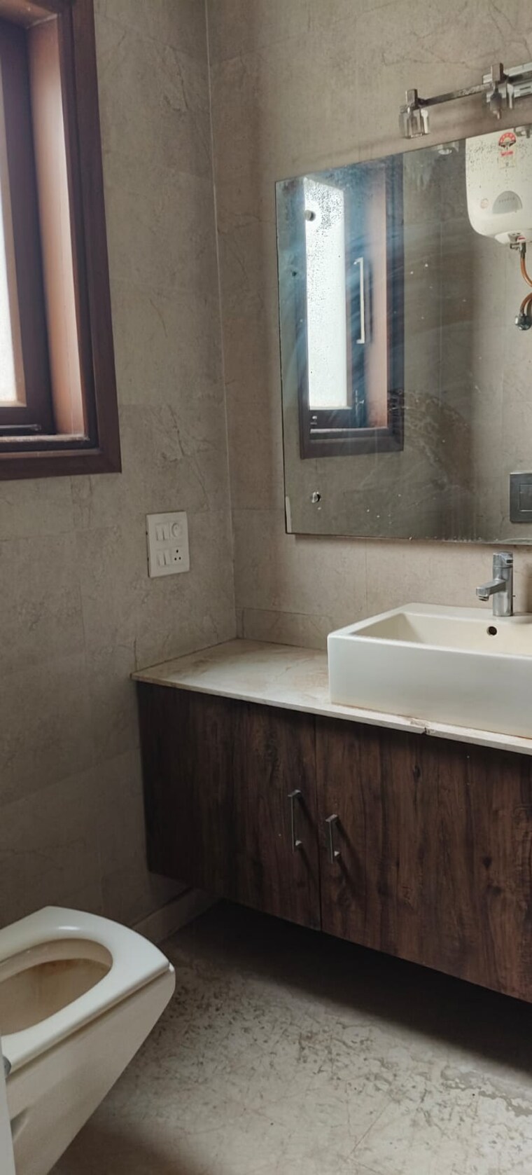 Bathroom, greater kailash i 3 Bedroom 208 Sq.Yd. Builder Floor In Greater Kailash I Delhi 10415039