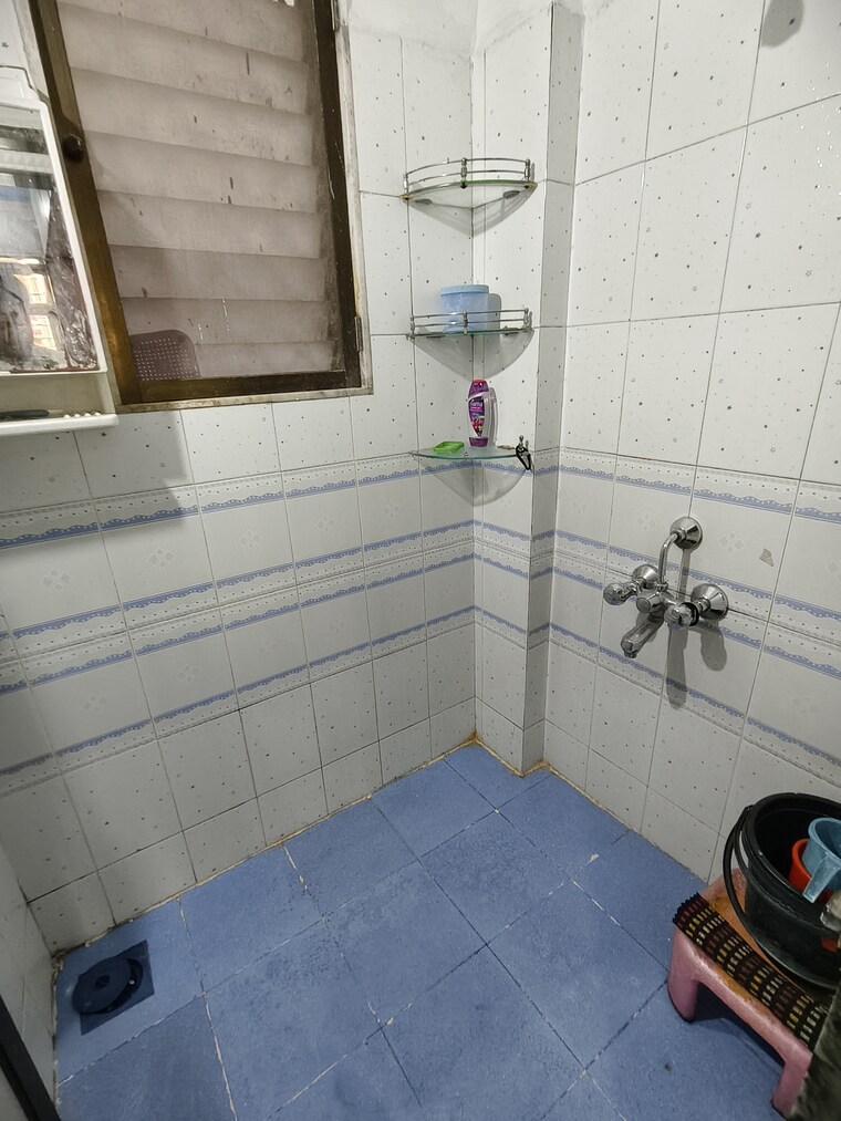 Bathroom, bhanushanti-complex 1 Bedroom 645 Sq.Ft. Apartment In Malad East Mumbai 10415045