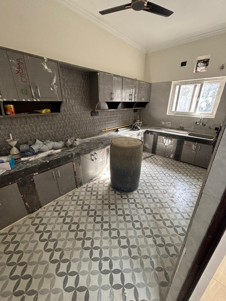 Kitchen, rwa-apartments-sector-72 3 Bedroom 250 Sq.Mt. Independent House In Sector 72 Noida 10415052